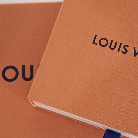 2 Piece LV Wallet Accessory Set. Your Choice of 2 Mix & Match Boxes & Dust Bags! - Picture 2 of 7